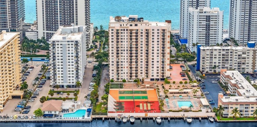 Condo à Hallandale Beach, Floride, 1 chambre № 1749857