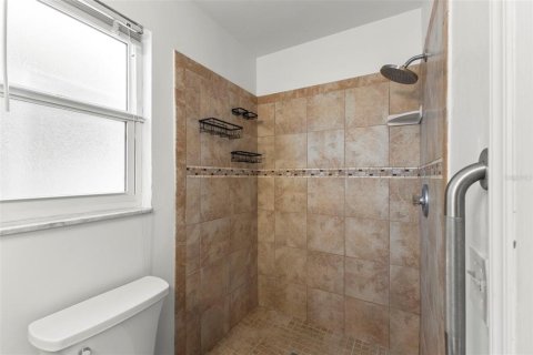 House in Saint Petersburg, Florida 3 bedrooms, 132.11 sq.m. № 2201565 - photo 21