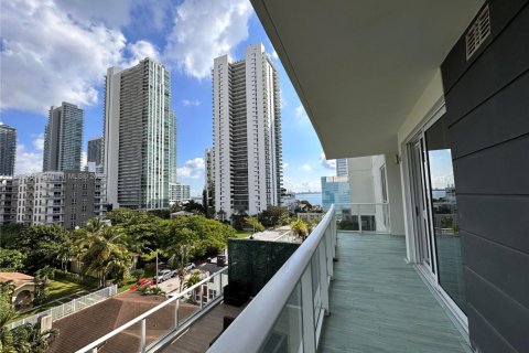 Купить кондоминиум в Майами, Флорида 2 спальни, 76.27м2, № 2019196 - фото 3