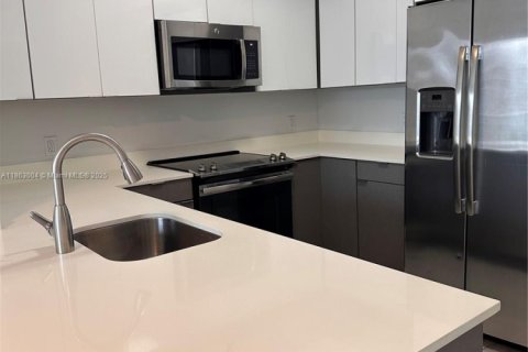 Купить кондоминиум в Майами, Флорида 2 спальни, 76.27м2, № 2019196 - фото 10