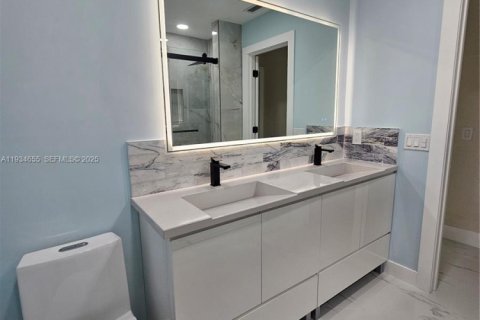 House in Palm Beach Gardens, Florida 4 bedrooms № 1992802 - photo 15