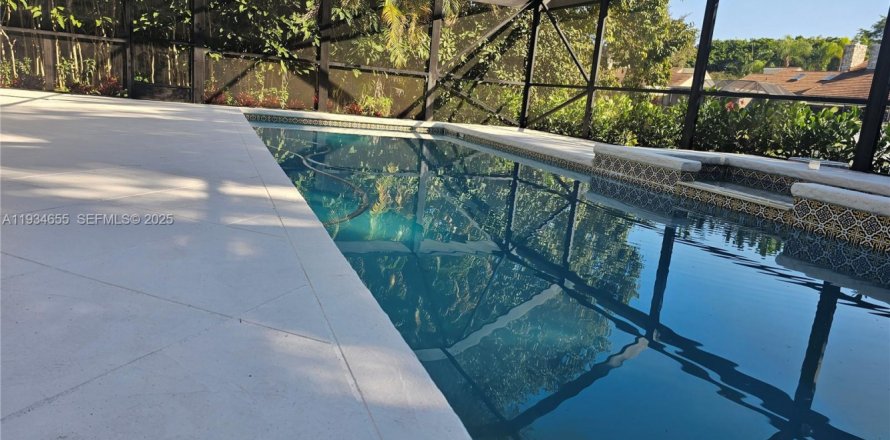 House in Palm Beach Gardens, Florida 4 bedrooms № 1992802