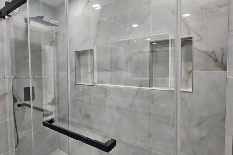 House in Palm Beach Gardens, Florida 4 bedrooms № 1992802 - photo 16