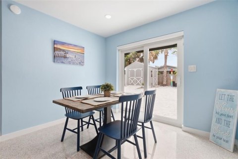 Villa ou maison à vendre à Indian Rocks Beach, Floride: 2 chambres, 73.58 m2 № 2399090 - photo 23
