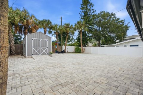 Villa ou maison à vendre à Indian Rocks Beach, Floride: 2 chambres, 73.58 m2 № 2399090 - photo 24