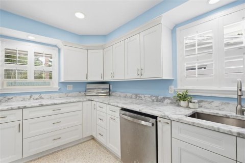 Villa ou maison à vendre à Indian Rocks Beach, Floride: 2 chambres, 73.58 m2 № 2399090 - photo 15