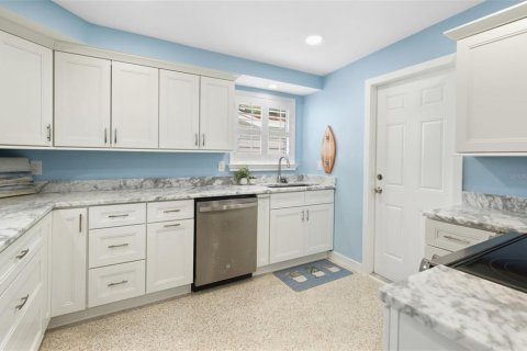 Villa ou maison à vendre à Indian Rocks Beach, Floride: 2 chambres, 73.58 m2 № 2399090 - photo 21