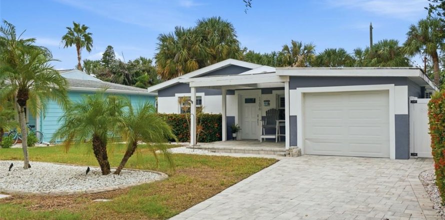 Villa ou maison à Indian Rocks Beach, Floride 2 chambres, 73.58 m2 № 2399090