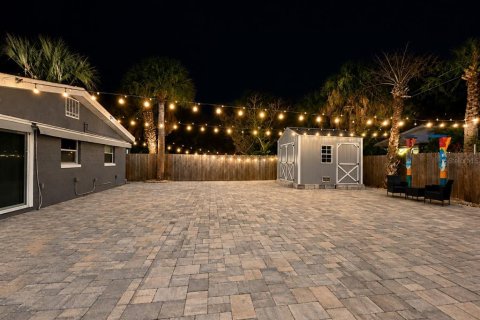 Villa ou maison à vendre à Indian Rocks Beach, Floride: 2 chambres, 73.58 m2 № 2399090 - photo 8