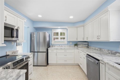 Villa ou maison à vendre à Indian Rocks Beach, Floride: 2 chambres, 73.58 m2 № 2399090 - photo 6