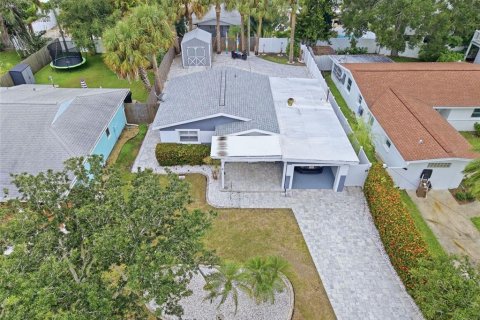 Villa ou maison à vendre à Indian Rocks Beach, Floride: 2 chambres, 73.58 m2 № 2399090 - photo 3
