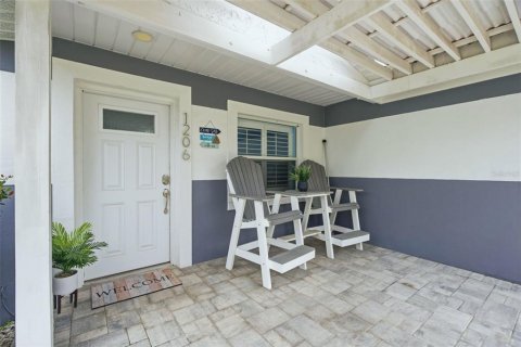 Villa ou maison à vendre à Indian Rocks Beach, Floride: 2 chambres, 73.58 m2 № 2399090 - photo 4