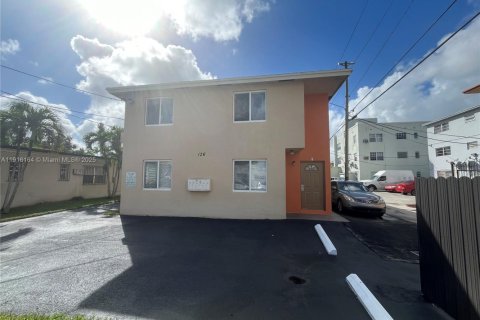 Снять в аренду квартиру в Майами, Флорида 1 спальня, 44.59м2, № 1970839 - фото 2