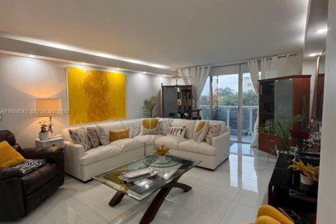 Снять в аренду кондоминиум в Холливуд, Флорида 2 спальни, 111.67м2, № 1984604 - фото 15