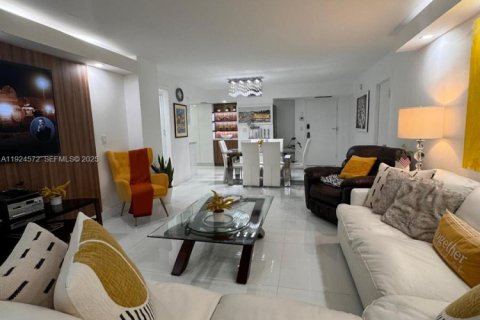 Снять в аренду кондоминиум в Холливуд, Флорида 2 спальни, 111.67м2, № 1984604 - фото 19