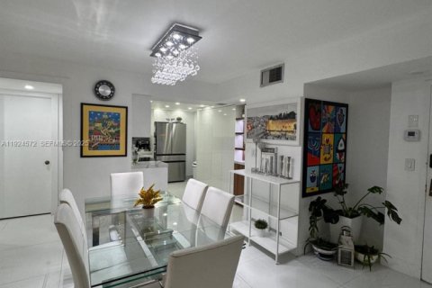 Снять в аренду кондоминиум в Холливуд, Флорида 2 спальни, 111.67м2, № 1984604 - фото 11