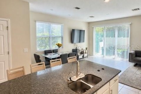 Townhouse in Orlando, Florida 3 bedrooms, 144 sq.m. № 2384187 - photo 10