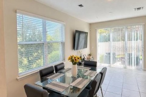 Townhouse in Orlando, Florida 3 bedrooms, 144 sq.m. № 2384187 - photo 12