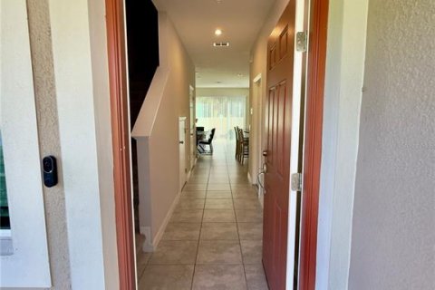 Townhouse in Orlando, Florida 3 bedrooms, 144 sq.m. № 2384187 - photo 6