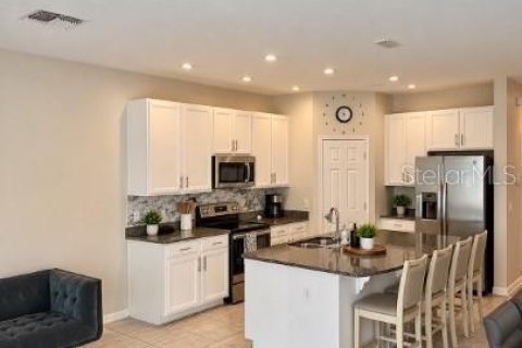 Townhouse in Orlando, Florida 3 bedrooms, 144 sq.m. № 2384187 - photo 14