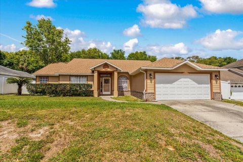 Снять в аренду виллу или дом в Окои, Флорида 6 комнат, 191.19м2, № 1725027 - фото 1