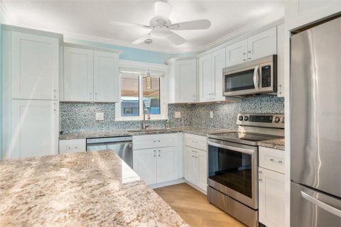 Villa ou maison à vendre à Sarasota, Floride: 2 chambres, 104.05 m2 № 2145360 - photo 19