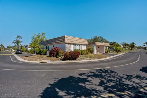 Villa ou maison à vendre à Sarasota, Floride: 2 chambres, 104.05 m2 № 2145360 - photo 30