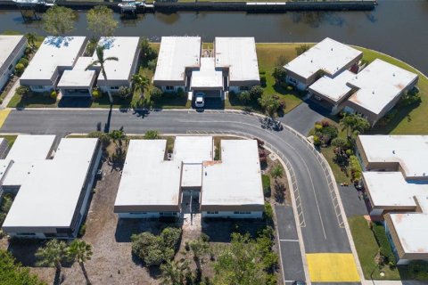 Villa ou maison à vendre à Sarasota, Floride: 2 chambres, 104.05 m2 № 2145360 - photo 29