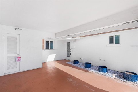 Villa ou maison à vendre à Sarasota, Floride: 2 chambres, 104.05 m2 № 2145360 - photo 6