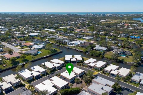 Villa ou maison à vendre à Sarasota, Floride: 2 chambres, 104.05 m2 № 2145360 - photo 27