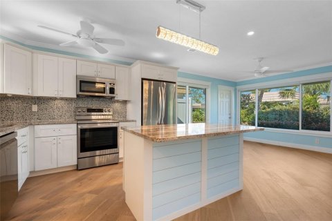 Villa ou maison à vendre à Sarasota, Floride: 2 chambres, 104.05 m2 № 2145360 - photo 13