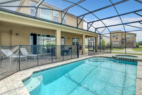 Casa en venta en Kissimmee, Florida, 10 dormitorios, 387.31 m2 № 1908655 - foto 3