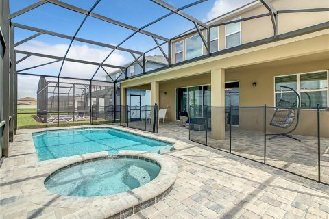 Casa en venta en Kissimmee, Florida, 10 dormitorios, 387.31 m2 № 1908655 - foto 29