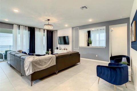 Casa en venta en Kissimmee, Florida, 10 dormitorios, 387.31 m2 № 1908655 - foto 28