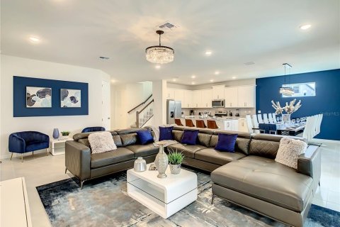 Casa en venta en Kissimmee, Florida, 10 dormitorios, 387.31 m2 № 1908655 - foto 24