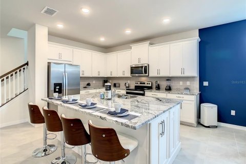 Casa en venta en Kissimmee, Florida, 10 dormitorios, 387.31 m2 № 1908655 - foto 19