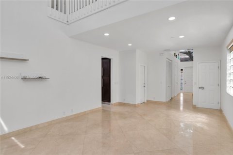 House in Hollywood, Florida 2 bedrooms, 183.57 sq.m. № 1982905 - photo 2