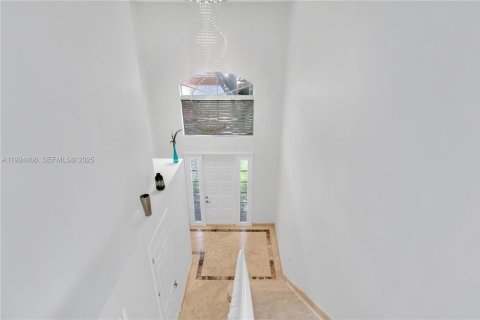 House in Hollywood, Florida 2 bedrooms, 183.57 sq.m. № 1982905 - photo 14