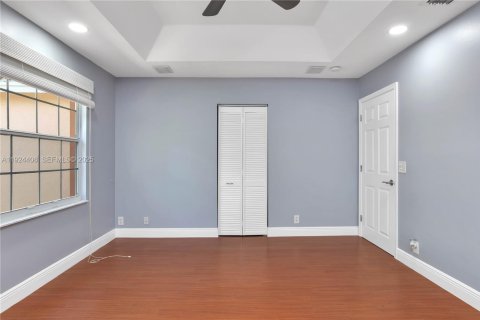 House in Hollywood, Florida 2 bedrooms, 183.57 sq.m. № 1982905 - photo 18