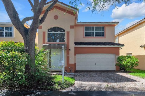 House in Hollywood, Florida 2 bedrooms, 183.57 sq.m. № 1982905