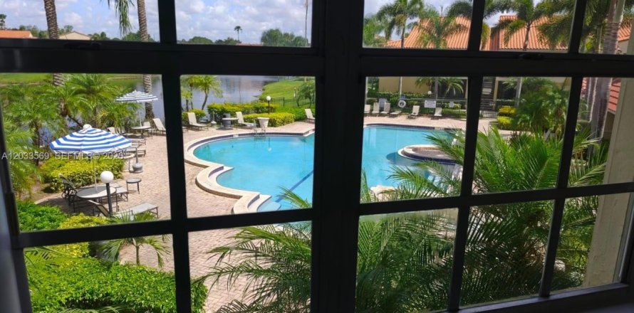 Condo à Pompano Beach, Floride, 2 chambres № 2078128