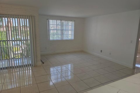 Copropriété à vendre à Pompano Beach, Floride: 2 chambres, 99.68 m2 № 2078128 - photo 3