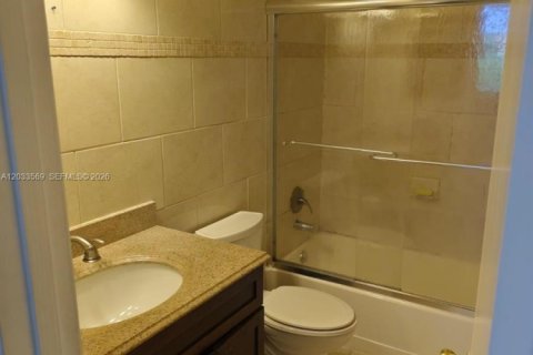 Copropriété à vendre à Pompano Beach, Floride: 2 chambres, 99.68 m2 № 2078128 - photo 6