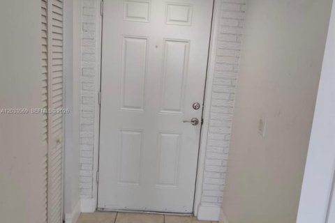 Copropriété à vendre à Pompano Beach, Floride: 2 chambres, 99.68 m2 № 2078128 - photo 8