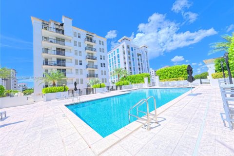 Condo in Coral Gables, Florida, 2 bedrooms  № 1790477 - photo 30
