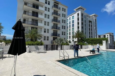 Condo in Coral Gables, Florida, 2 bedrooms  № 1790477 - photo 1