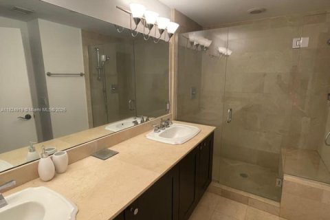 Condo in Coral Gables, Florida, 2 bedrooms  № 1790477 - photo 13