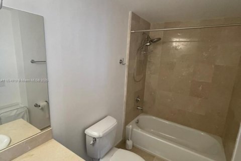 Condo in Coral Gables, Florida, 2 bedrooms  № 1790477 - photo 18