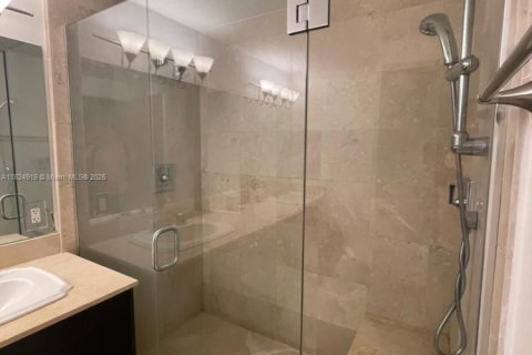 Condo in Coral Gables, Florida, 2 bedrooms  № 1790477 - photo 14