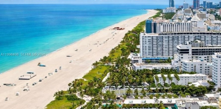 Condo in Miami Beach, Florida, 2 bedrooms  № 2065236